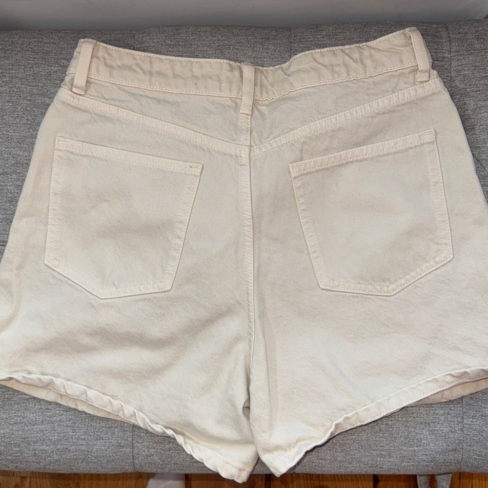 Zara Cream Denim Shorts - Picture 3 of 3